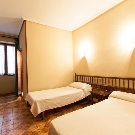 Pension Iberia Llanes Exterior foto