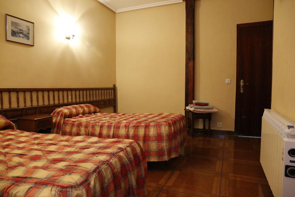 Pension Iberia Llanes Quarto foto