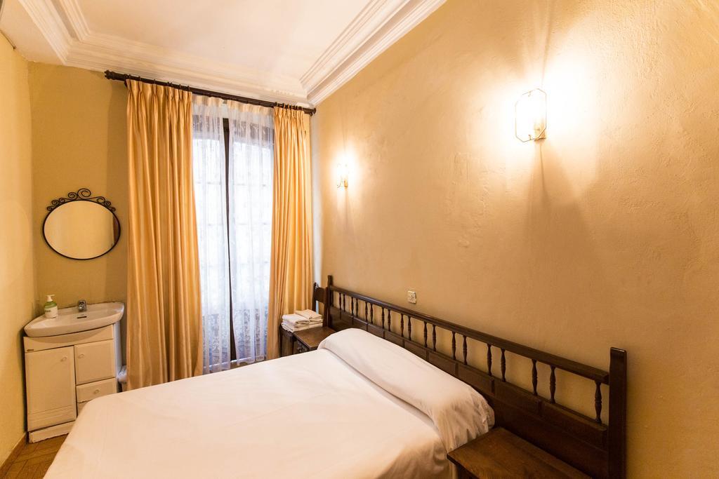Pension Iberia Llanes Quarto foto